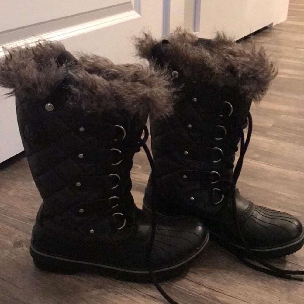 SOREL boots -never worn